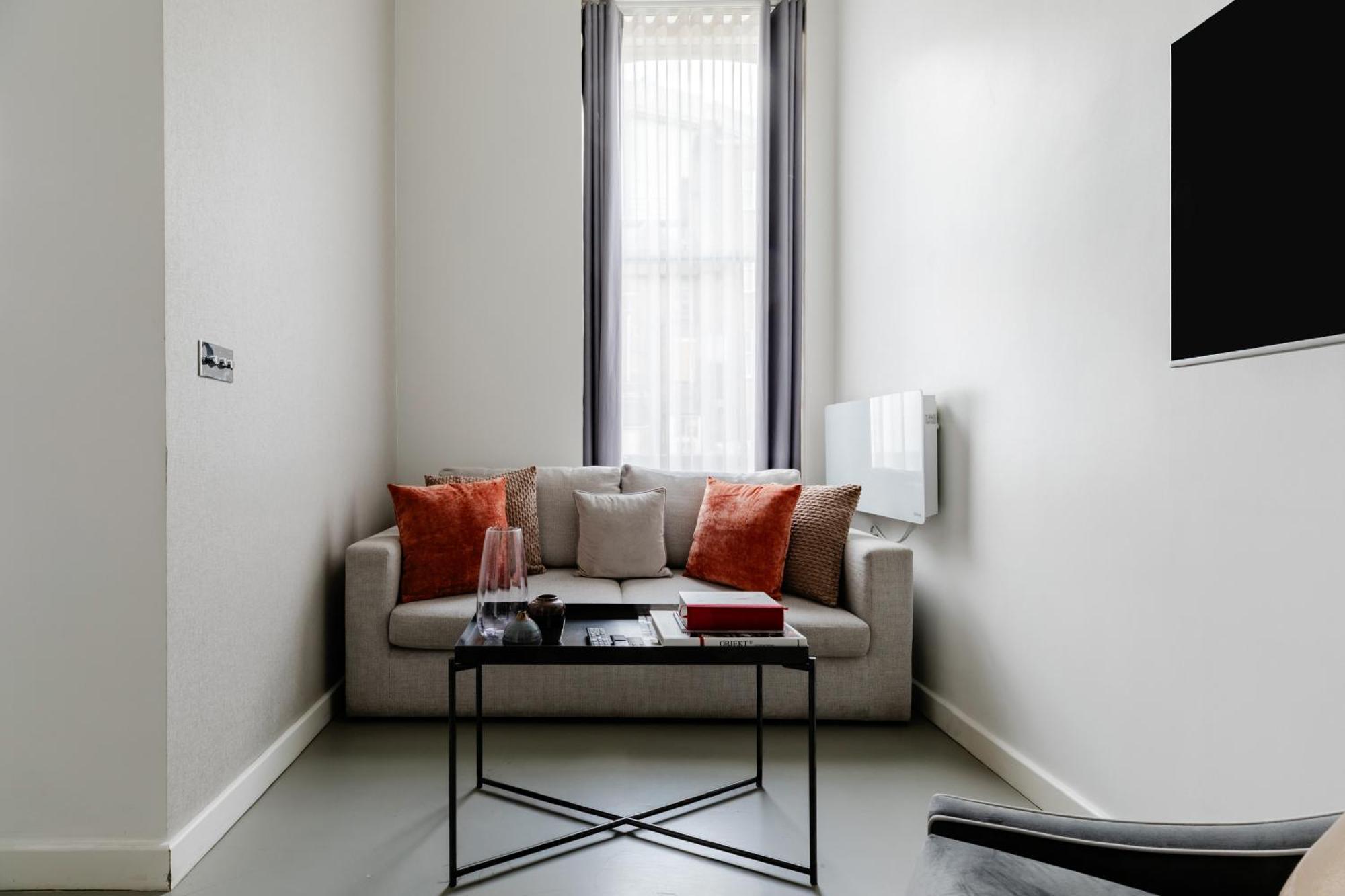 High Street Kensington Apartments London Room photo