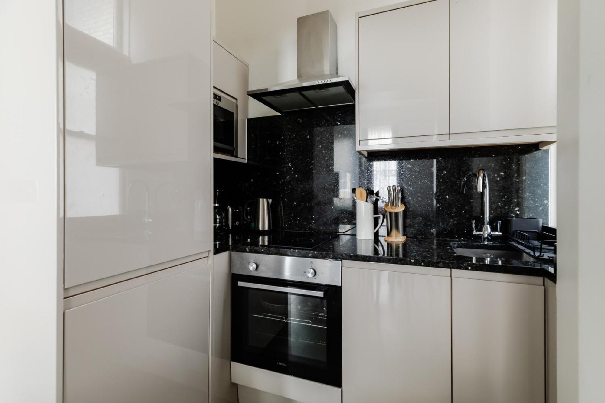 High Street Kensington Apartments London Room photo