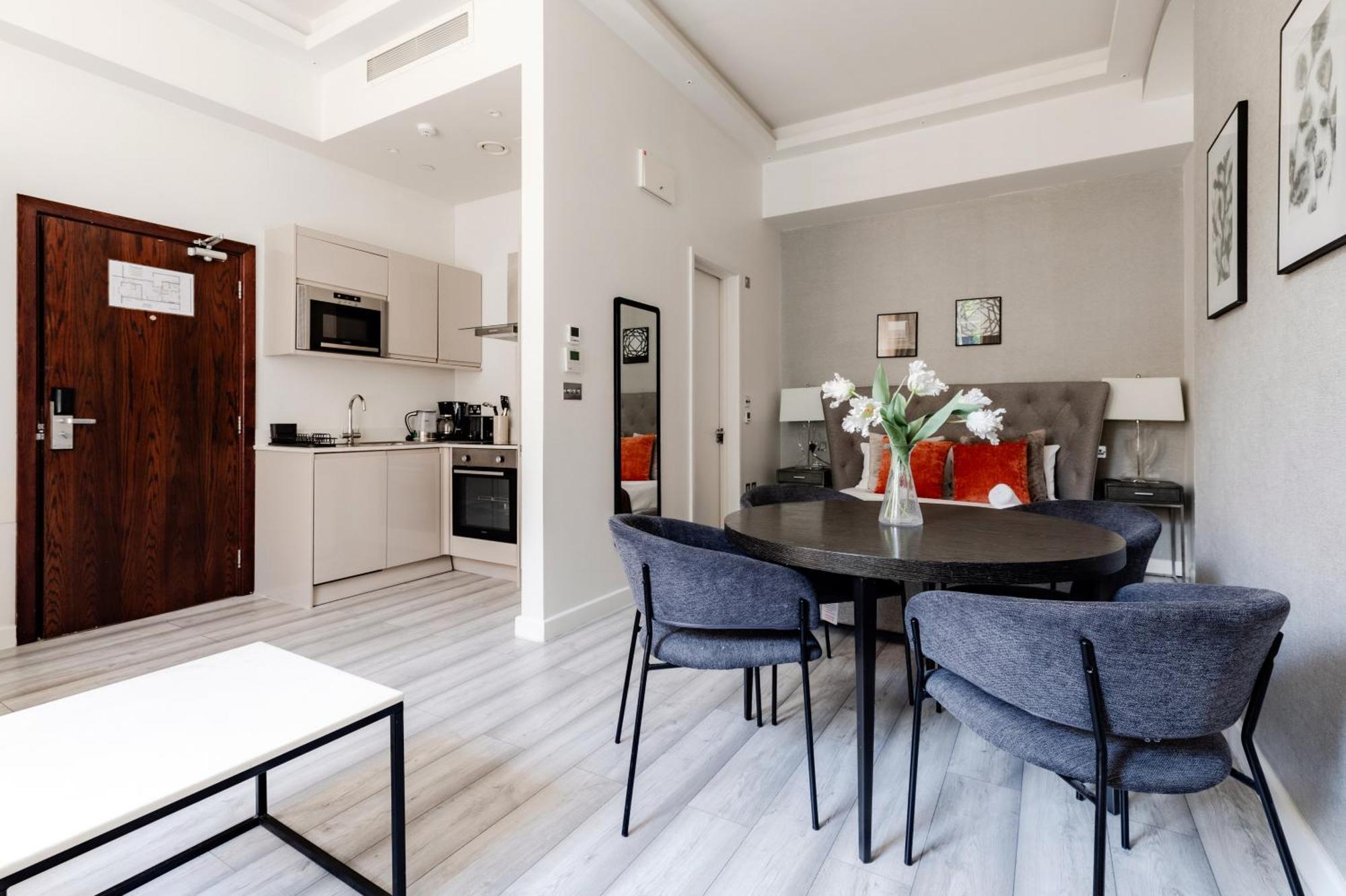 High Street Kensington Apartments London Room photo