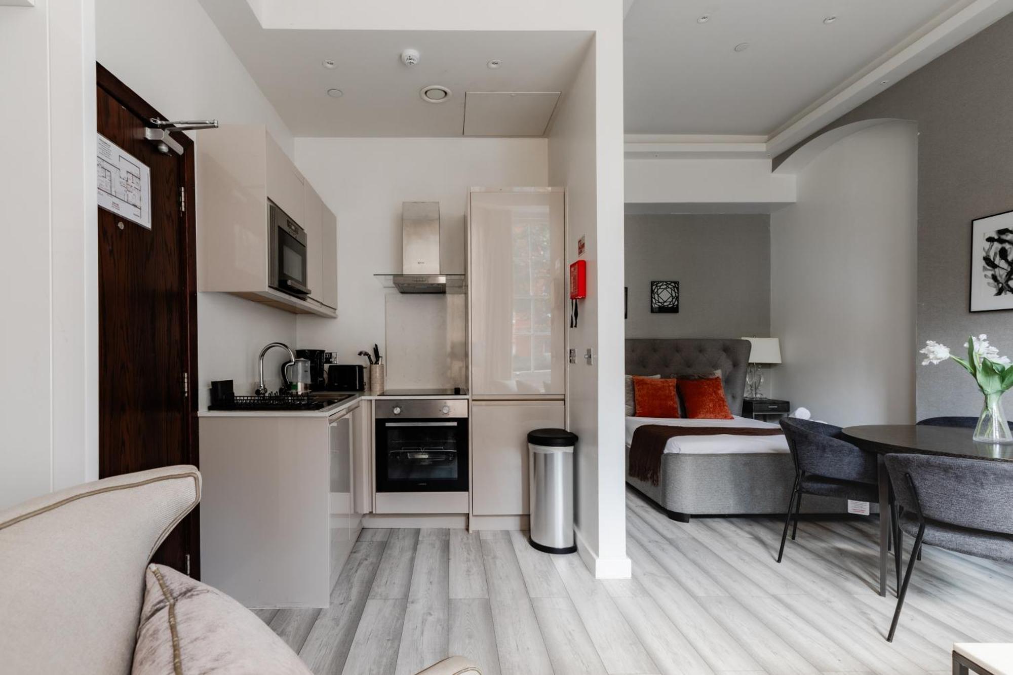 High Street Kensington Apartments London Room photo