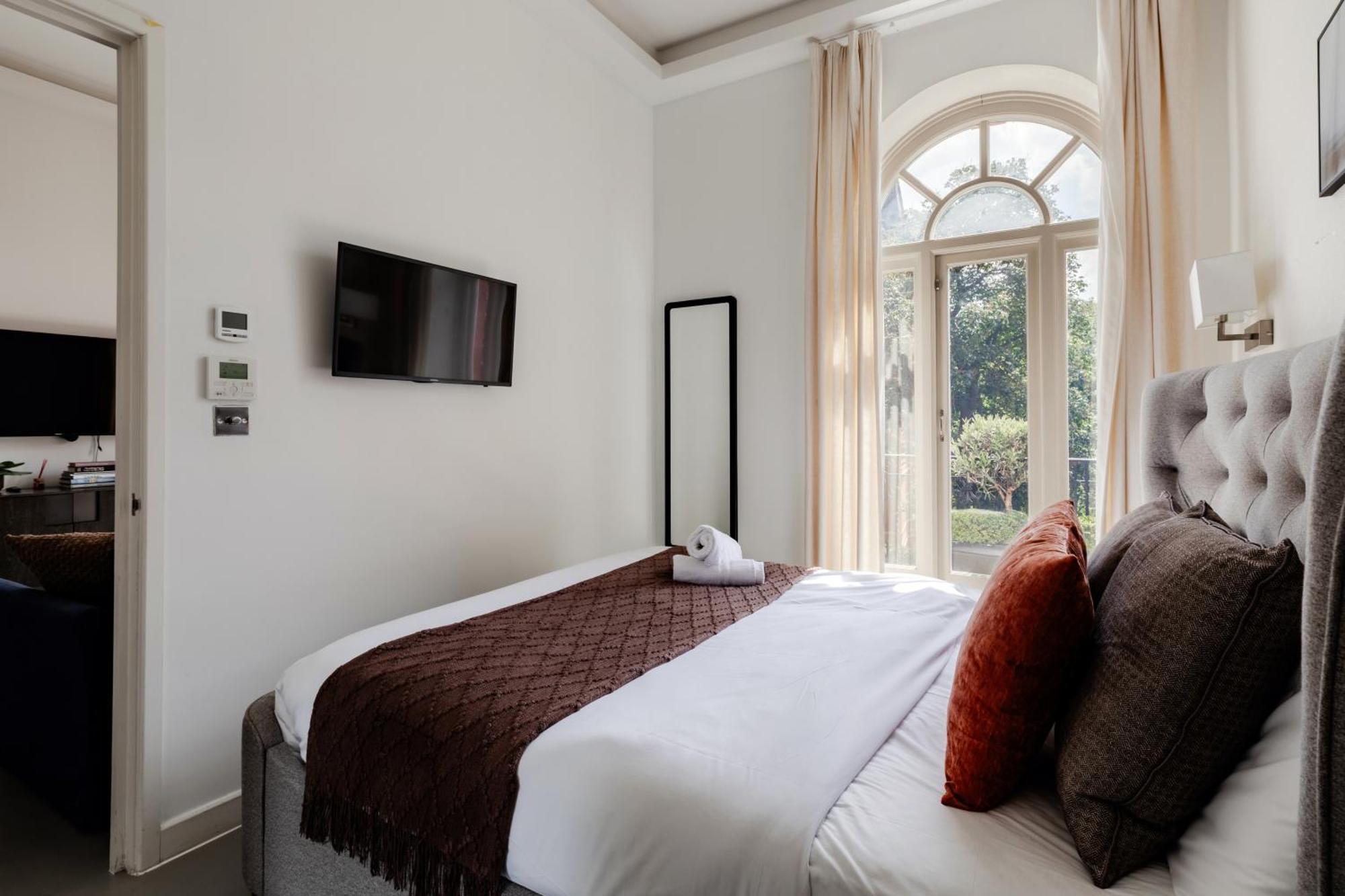High Street Kensington Apartments London Room photo