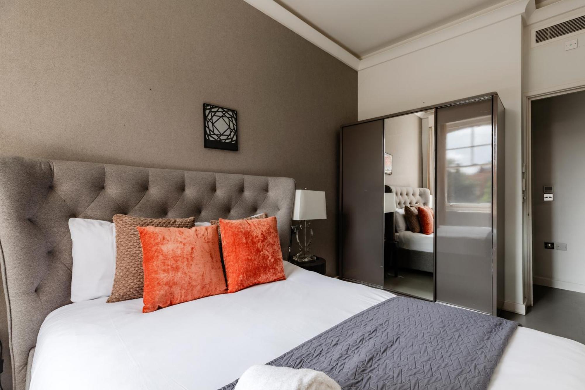 High Street Kensington Apartments London Room photo