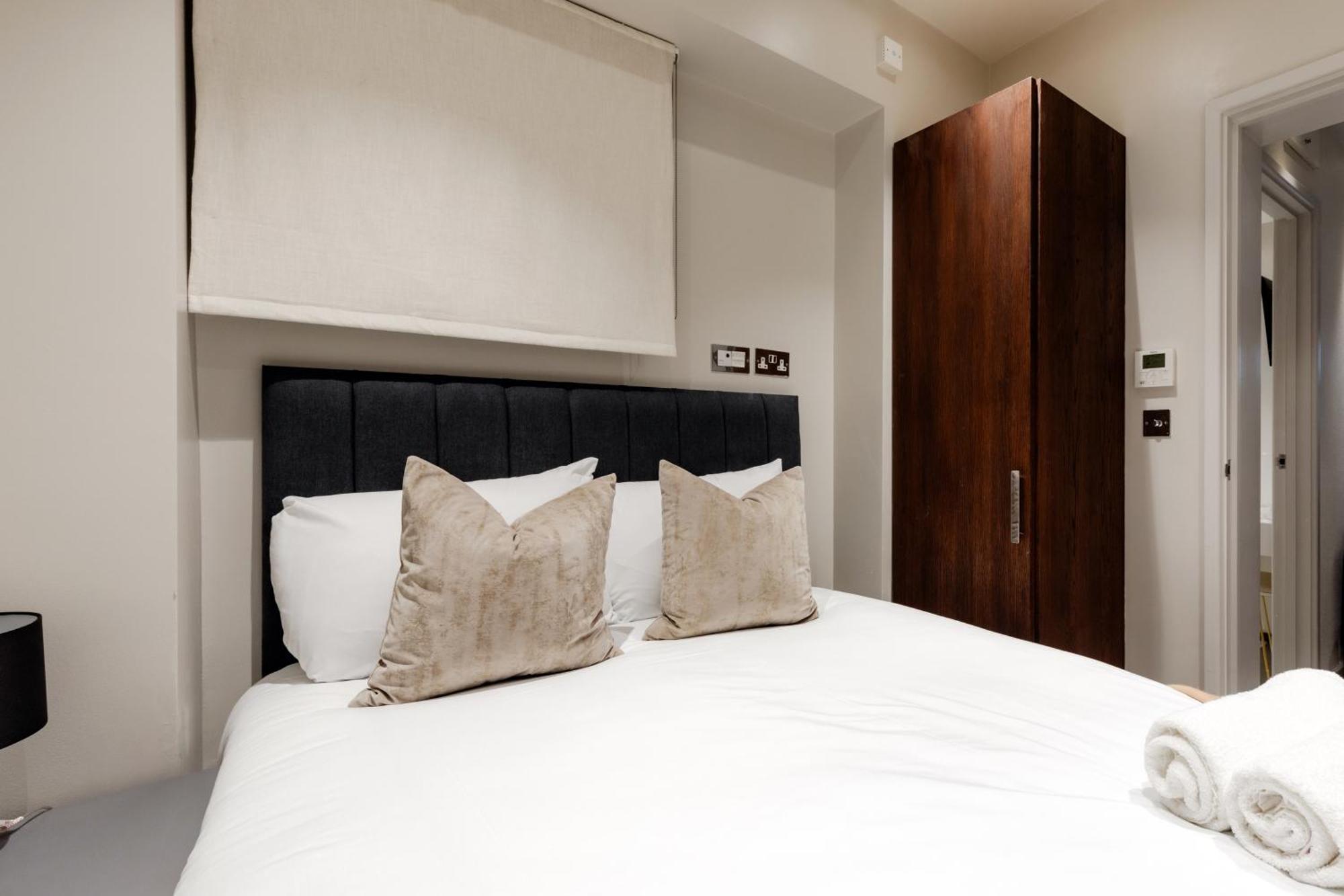High Street Kensington Apartments London Room photo