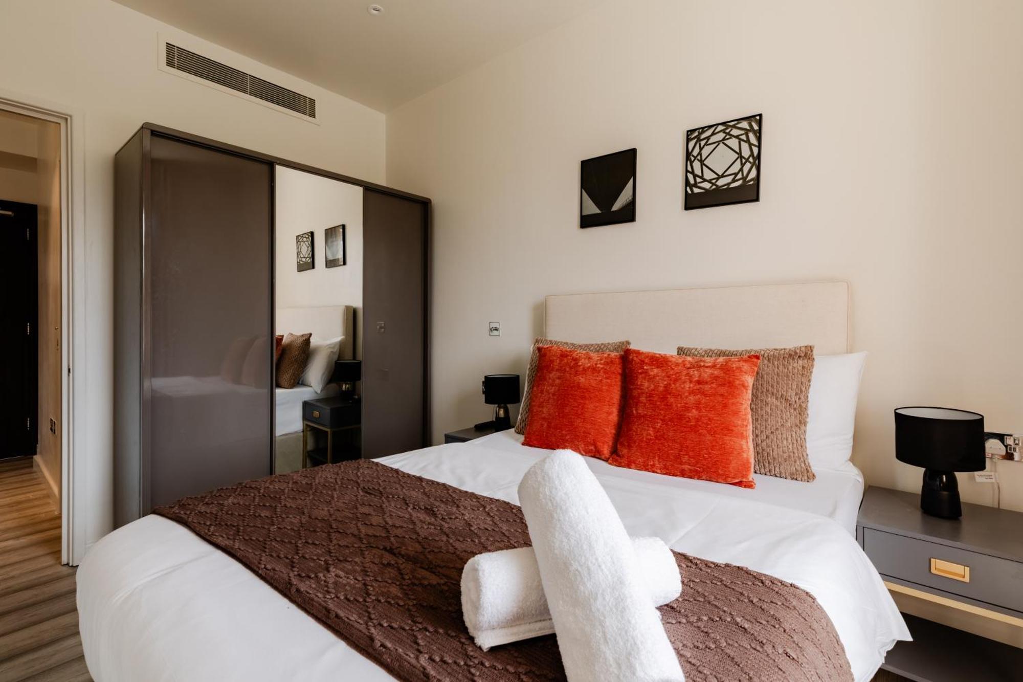 High Street Kensington Apartments London Room photo